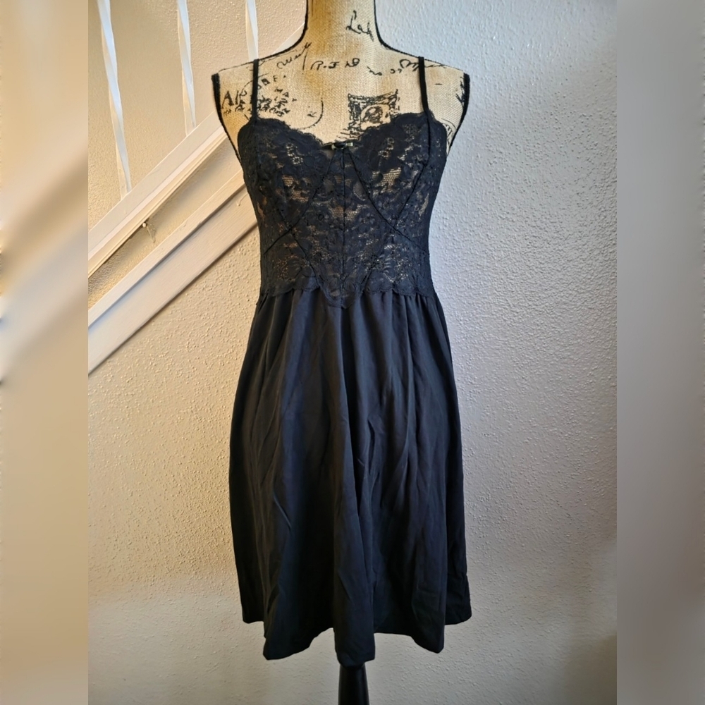 RARE Vintage Victoria's Secret Black Lace Slip Dress - Whimsigoth Coquette - Picture 2 of 4